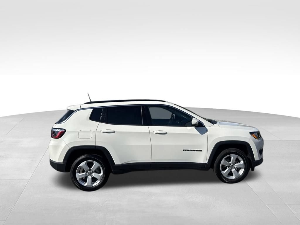 Certified 2021 Jeep Compass Latitude w/ Sun and Sound Group AWD/4WD image 3