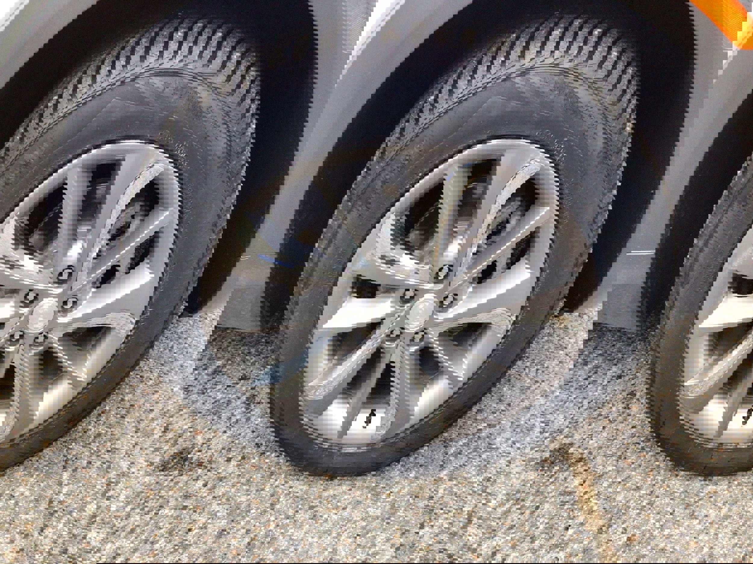 Used 2023 Buick Encore GX Essence w/ Experience Buick Package image 9