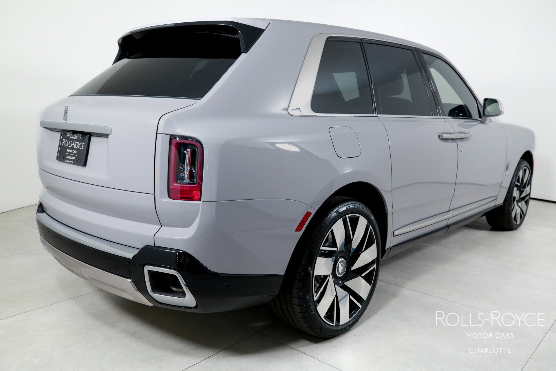 New 2026 Rolls-Royce Cullinan image 2