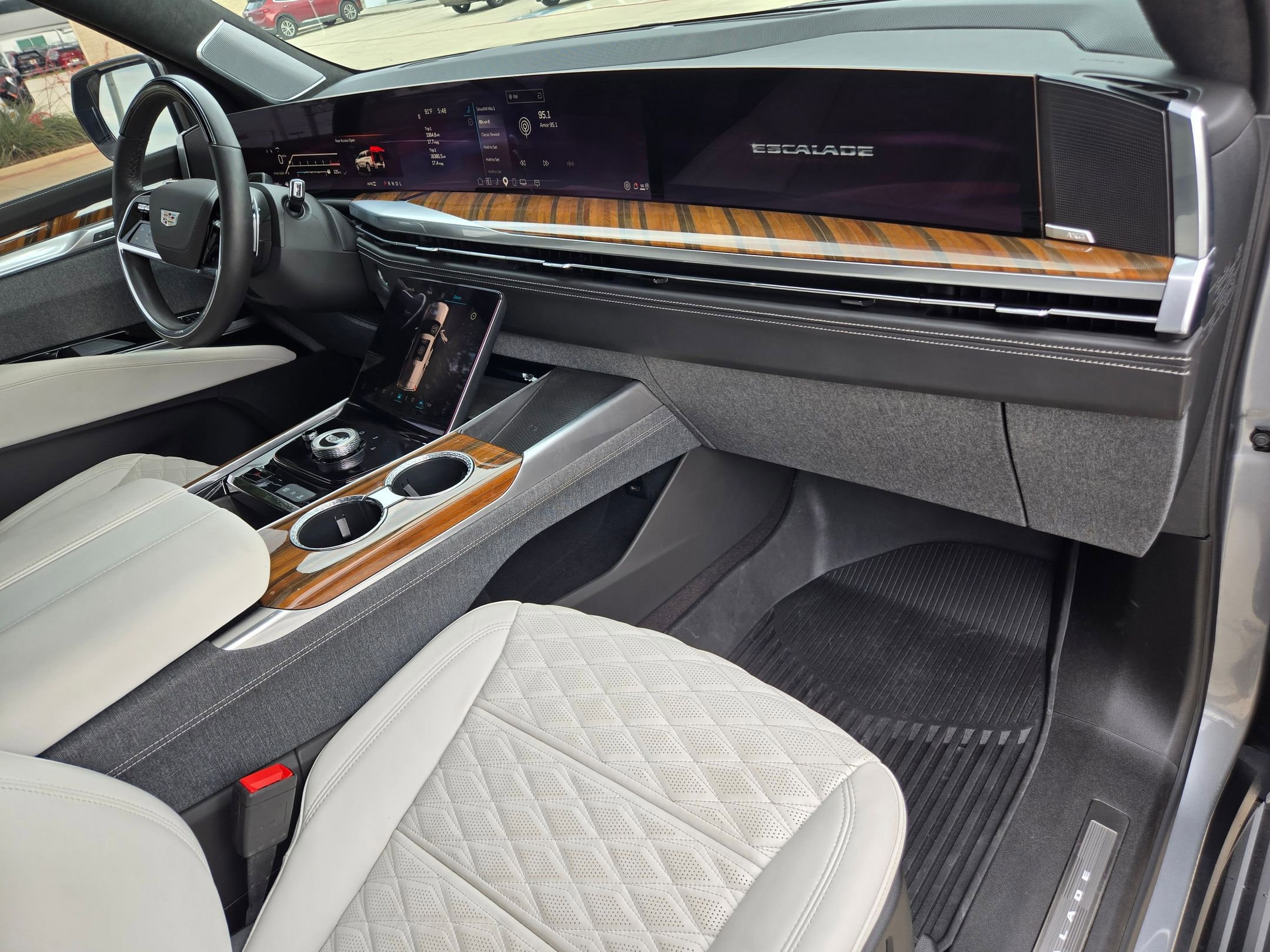 Certified 2025 Cadillac Escalade Sport Platinum w/ LPO, ONYX Package AWD/4WD image 24