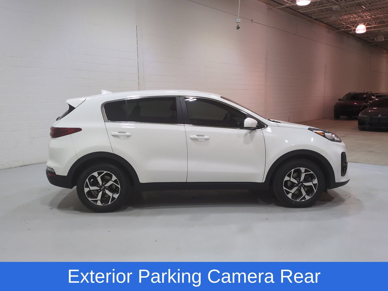 Used 2020 Kia Sportage LX FWD image 2