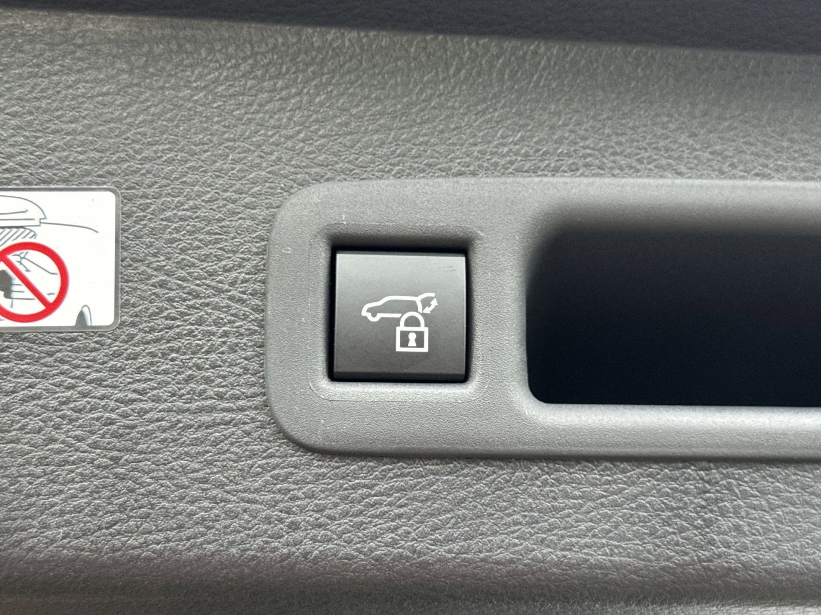 New 2026 Toyota Sienna XLE Woodland Edition AWD/4WD image 36