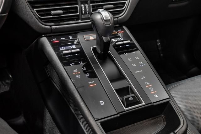 Used 2023 Porsche Macan image 17