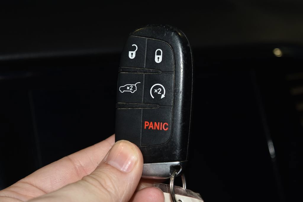 Used 2019 Jeep Grand Cherokee Altitude image 14