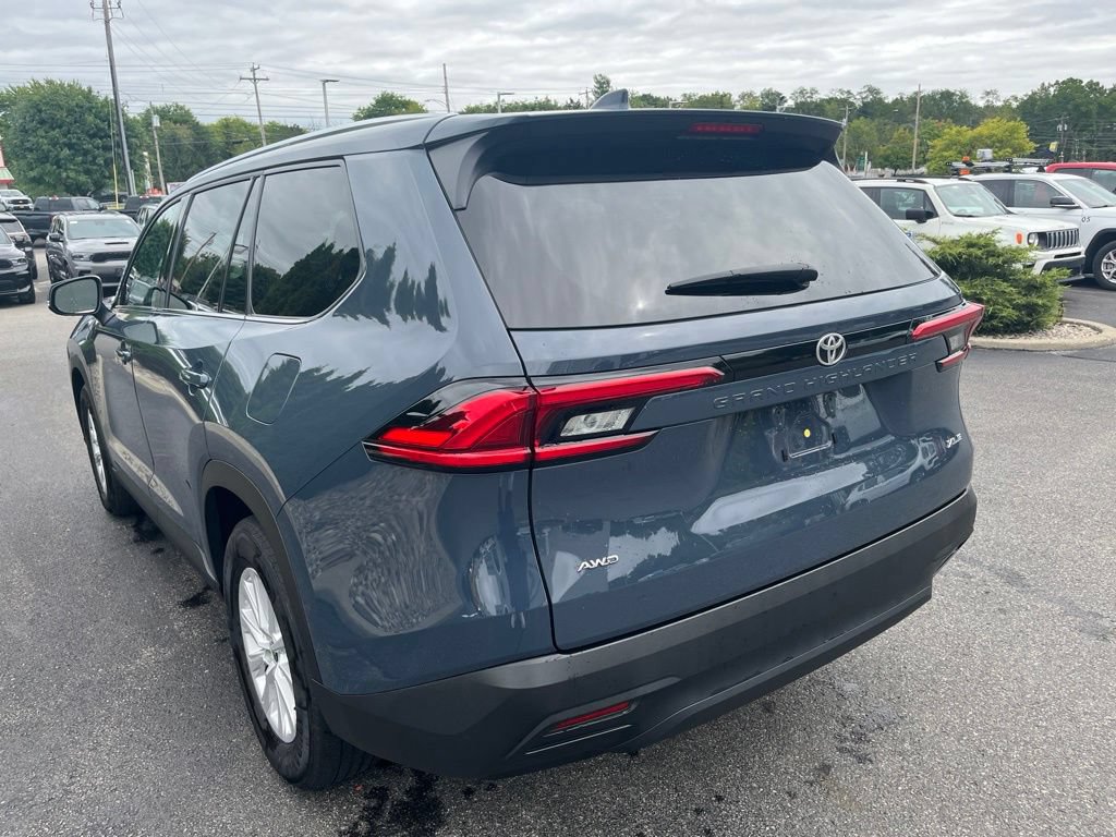 Used 2024 Toyota Grand Highlander AWD image 6