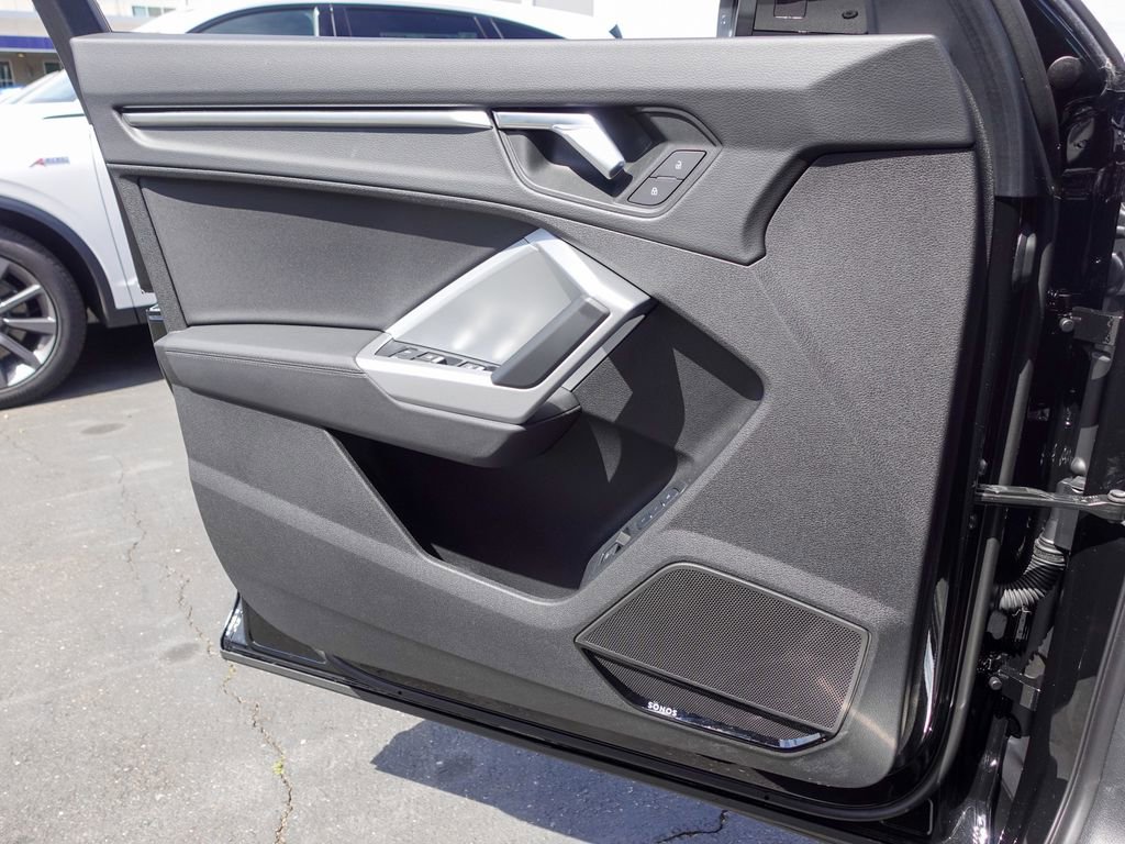 Used 2025 Audi Q3 2.0T Premium w/ Convenience Plus Package image 21