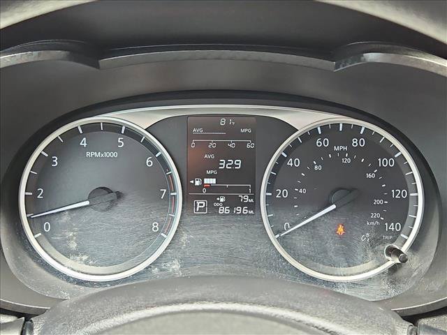 Used 2022 Nissan Versa S FWD image 11