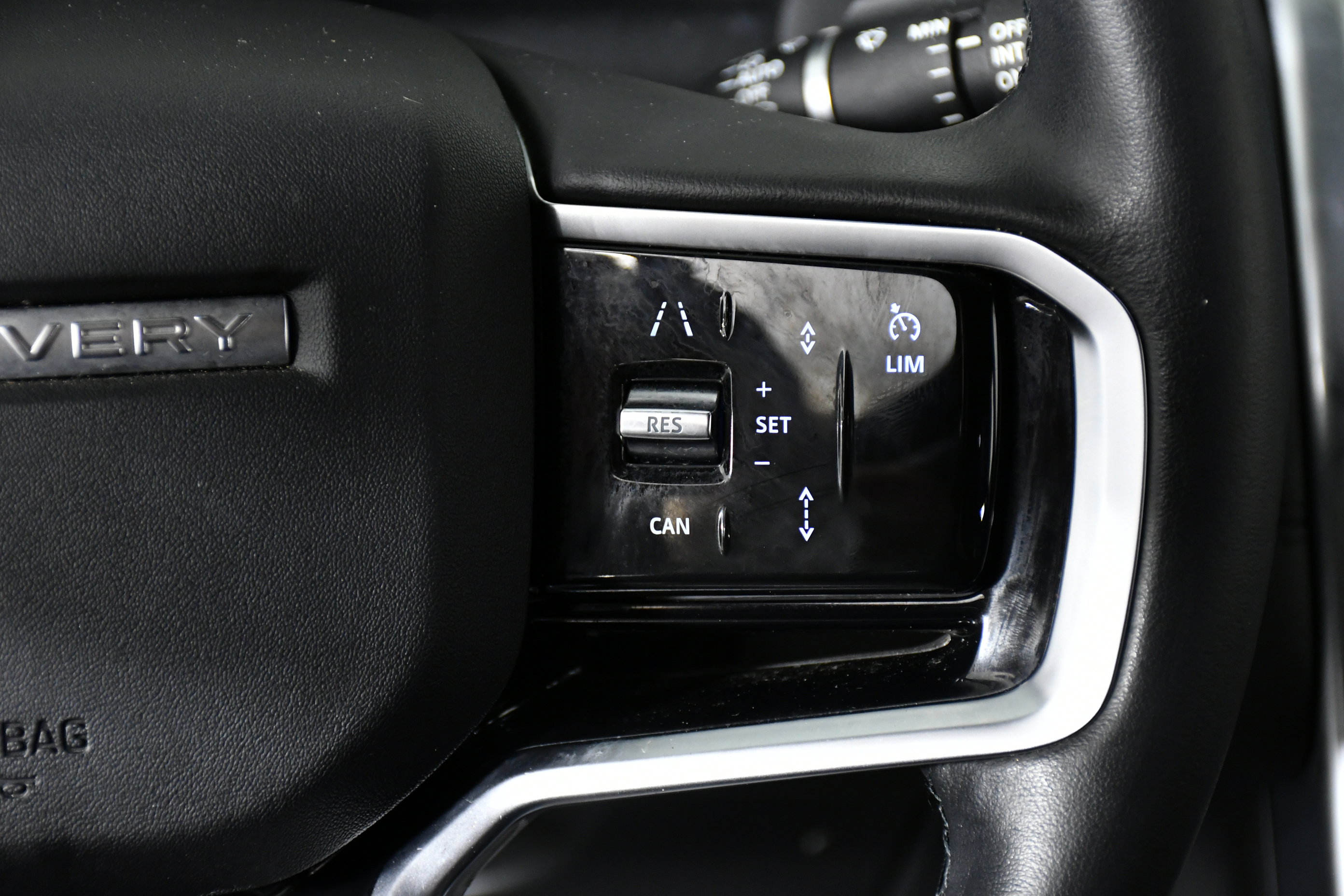 Used 2023 Land Rover Discovery Sport S image 13