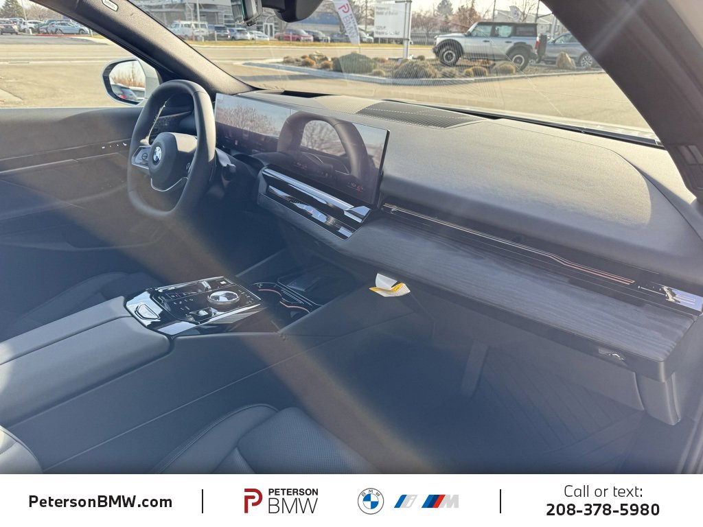 New 2026 BMW 530i xDrive w/ Premium Package image 18