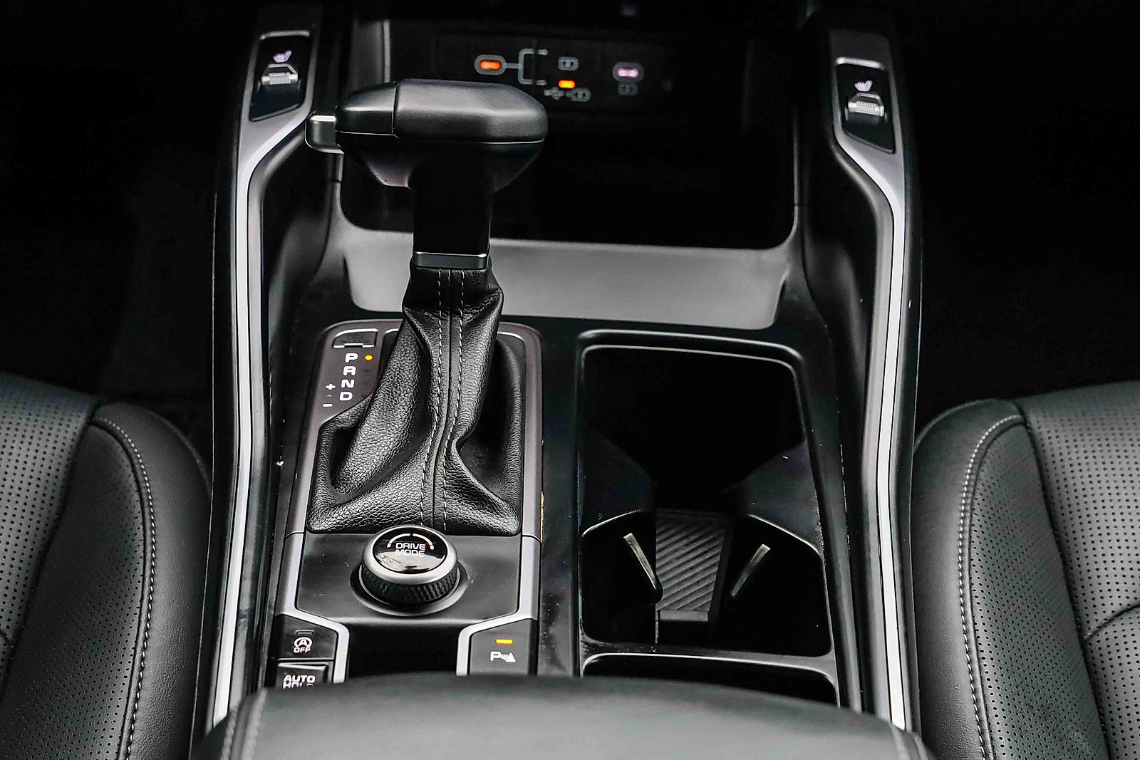 Certified 2025 Kia Sorento S FWD image 12