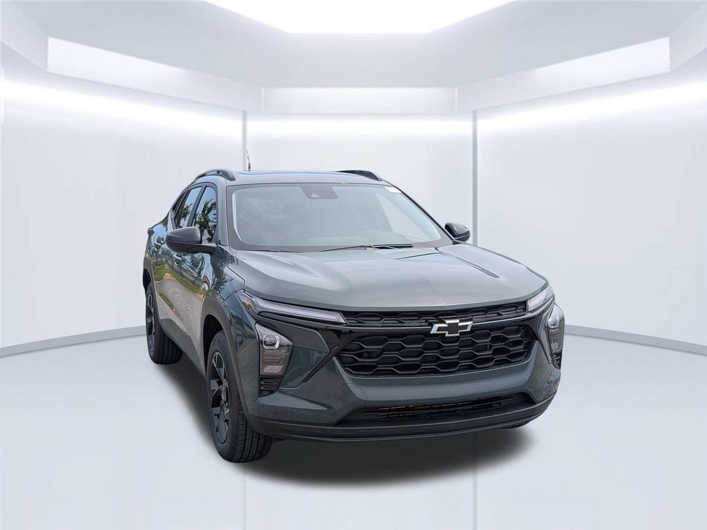 New 2026 Chevrolet Trax LT w/ Sunroof Package FWD image 8