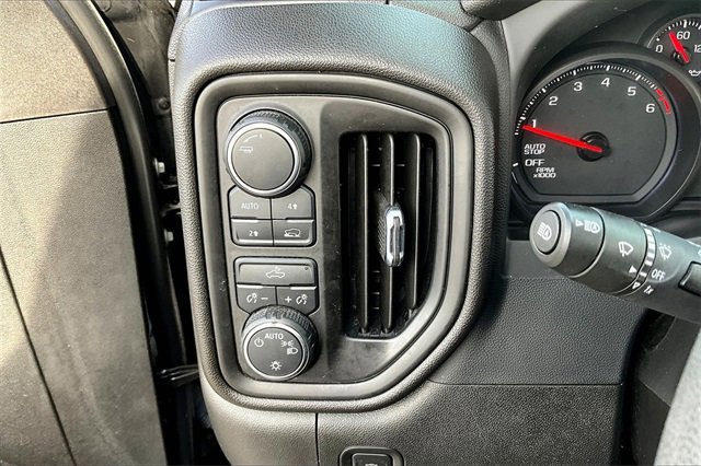 Used 2023 Chevrolet Silverado 1500 Custom image 16