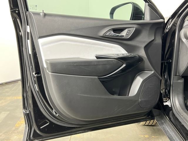 Used 2025 Chevrolet Trax LT w/ LT Convenience Package image 20