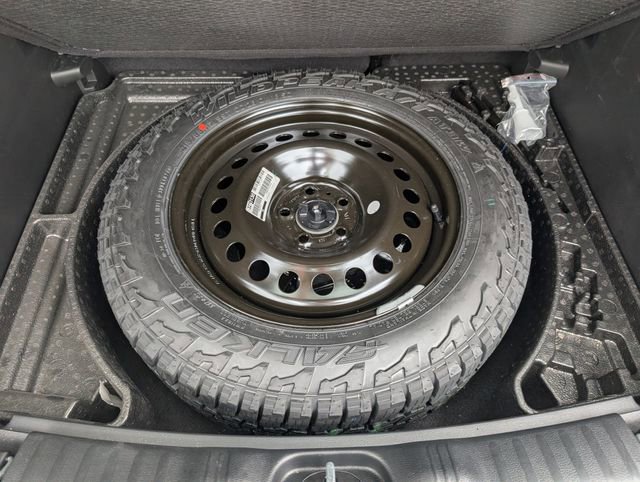 Used 2025 Jeep Compass Trailhawk AWD/4WD image 28