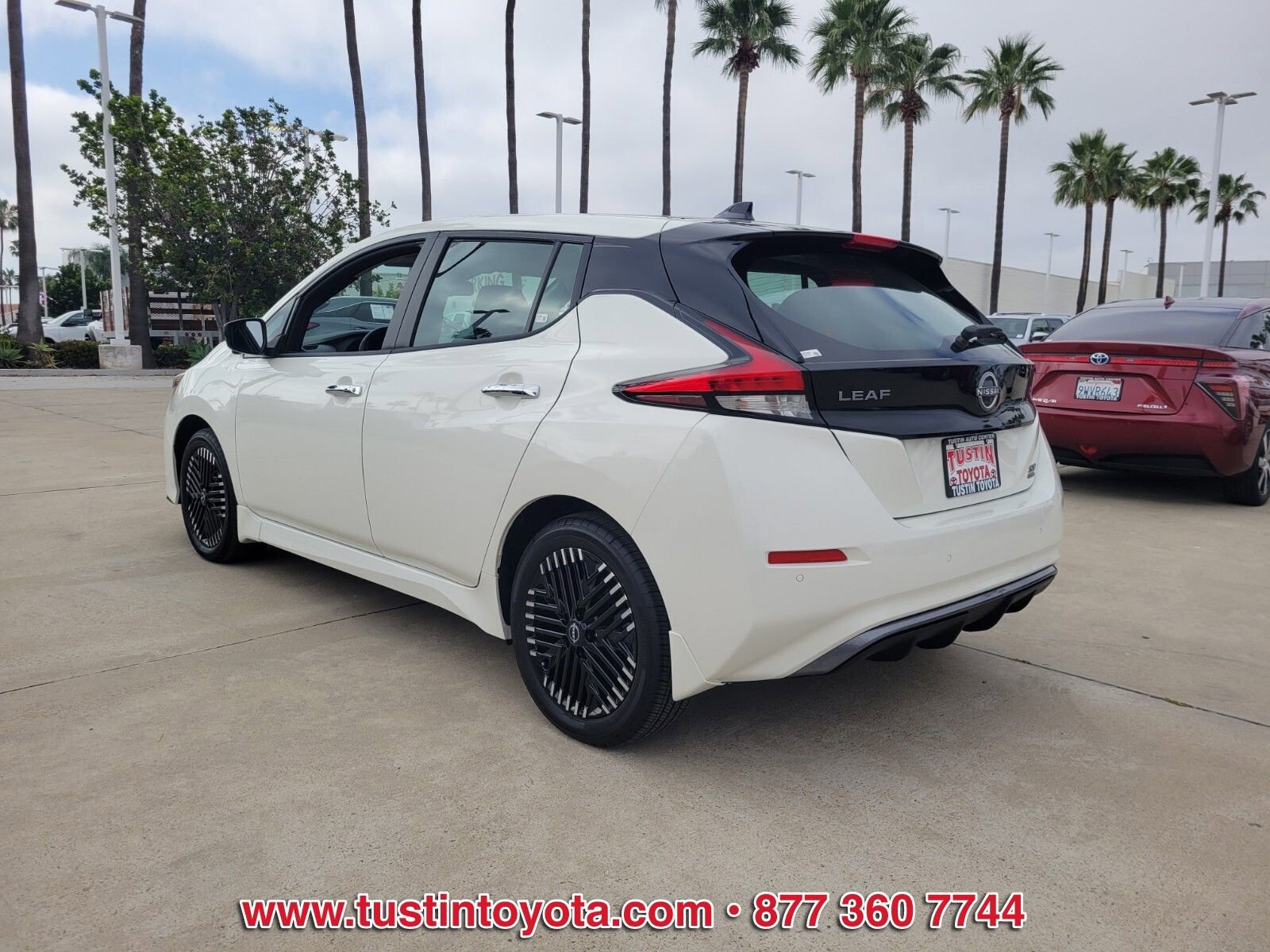 Used 2025 Nissan Leaf SV Plus image 6