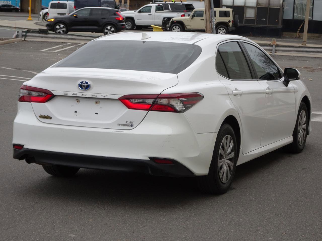 Used 2022 Toyota Camry LE w/ Cold Weather Package image 7