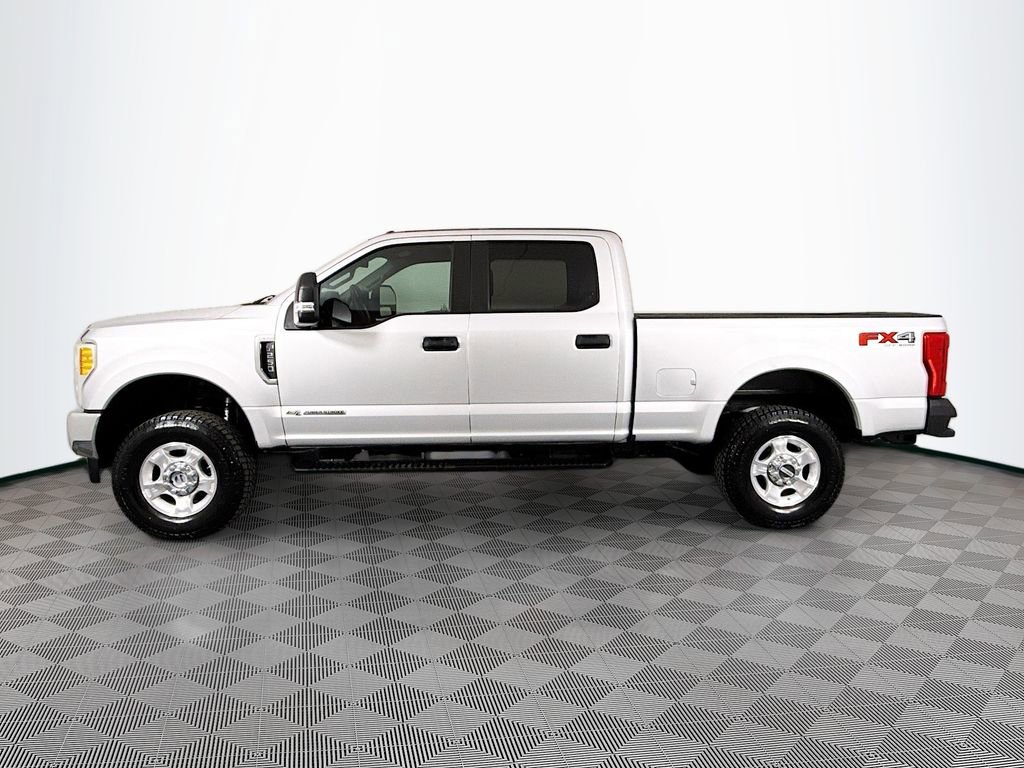 Used 2017 Ford F250 XL w/ Power Equipment Group AWD/4WD image 4