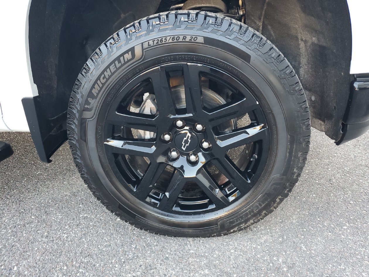 Used 2021 Chevrolet Silverado 1500 LT Trail Boss w/ LPO, Dark Essentials Package AWD/4WD image 5