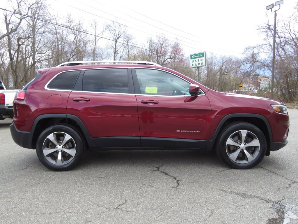Used 2019 Jeep Cherokee Limited image 4