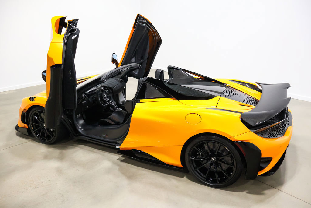 Used 2022 McLaren 765LT image 26