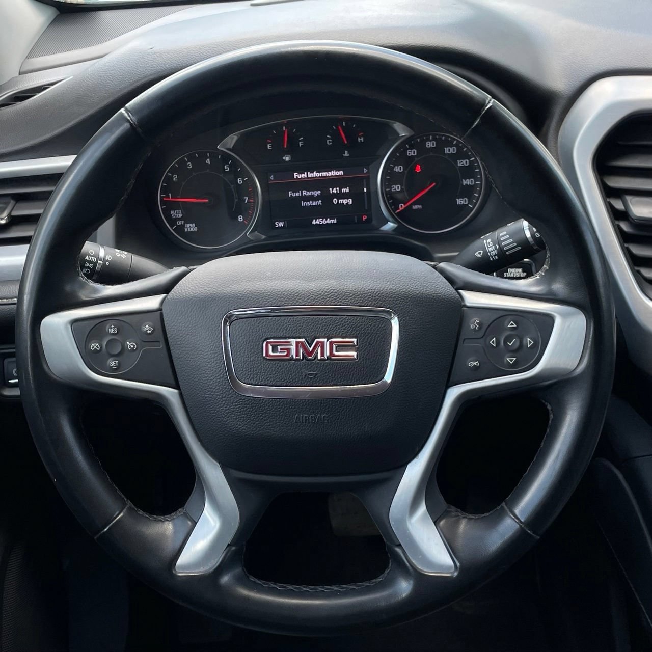 Used 2023 GMC Acadia SLT FWD image 12
