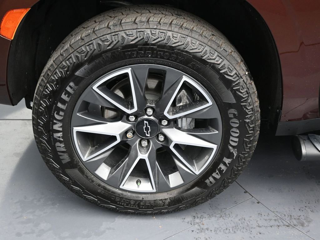 Used 2023 Chevrolet Tahoe Z71 w/ Luxury Package image 9