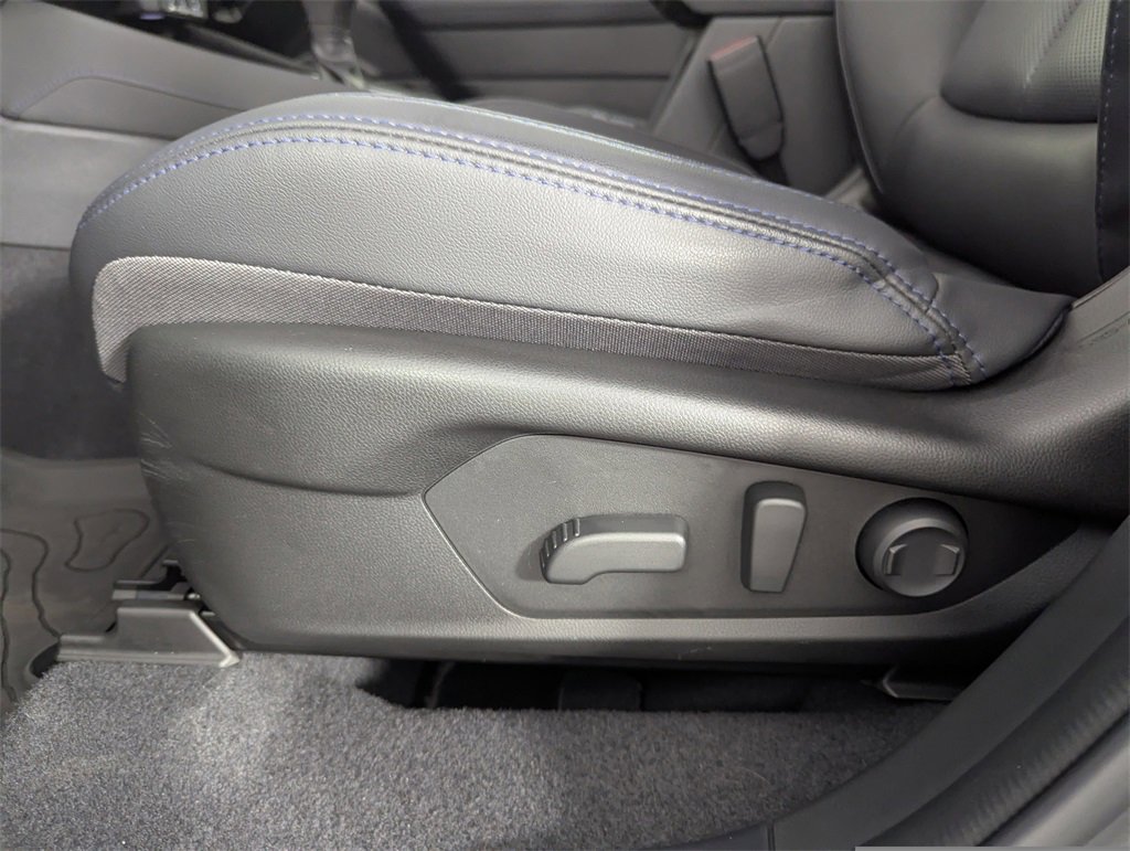 Used 2025 Subaru Forester Limited w/ Popular Package #2 image 13