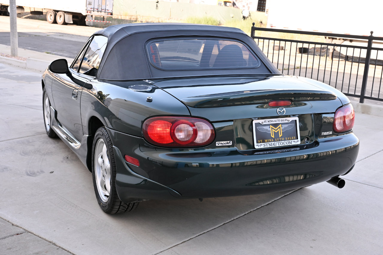 Used 2002 MAZDA MX-5 Miata RWD image 6