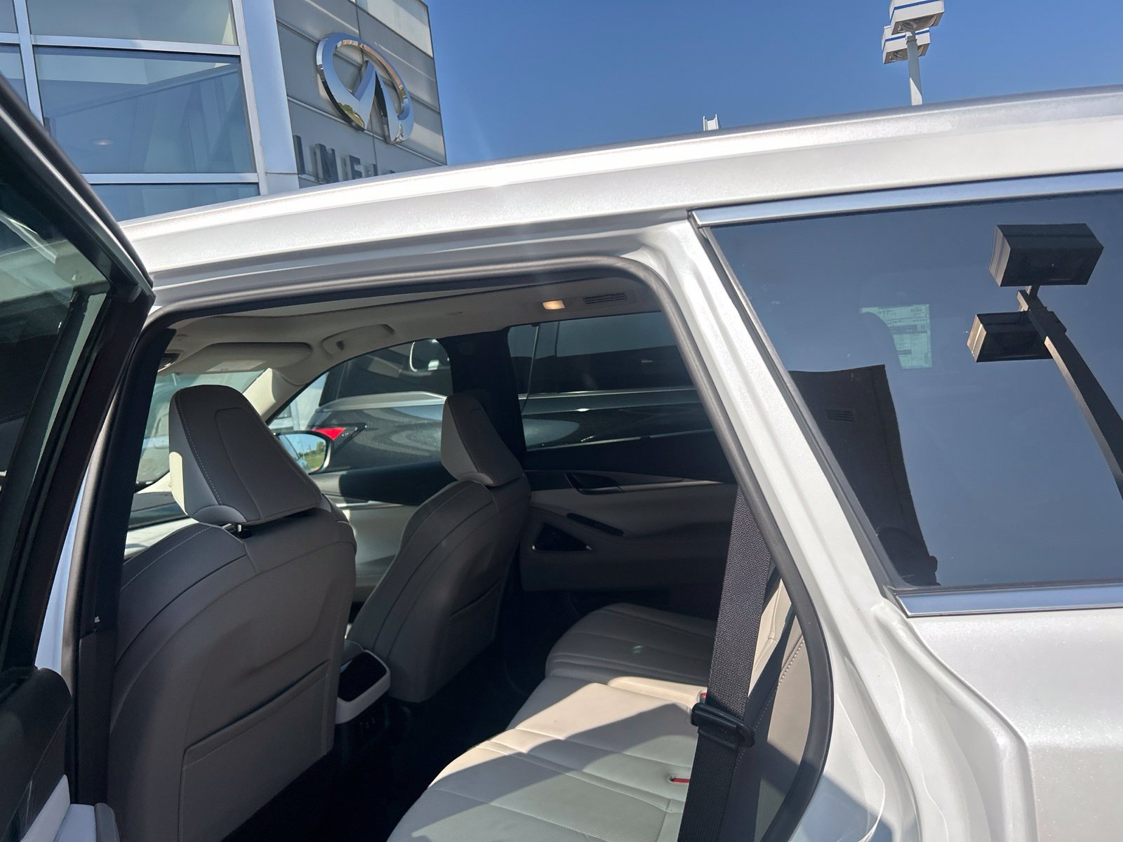 Certified 2026 INFINITI QX60 Luxe w/ Cargo Package AWD/4WD image 15