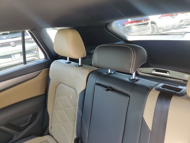 New 2026 Volkswagen Atlas Cross Sport SE image 14