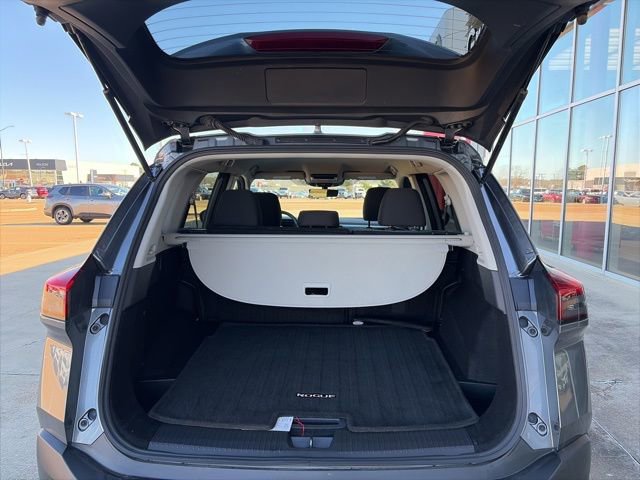 Used 2023 Nissan Rogue SV image 19