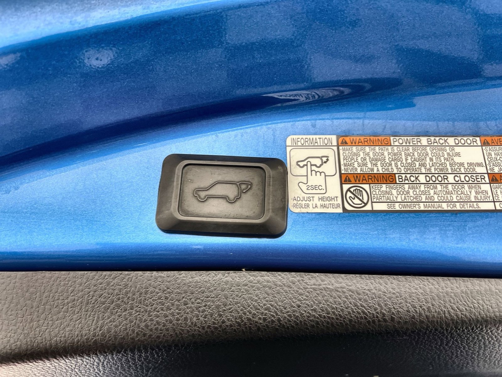 Used 2018 Toyota RAV4 Limited image 29