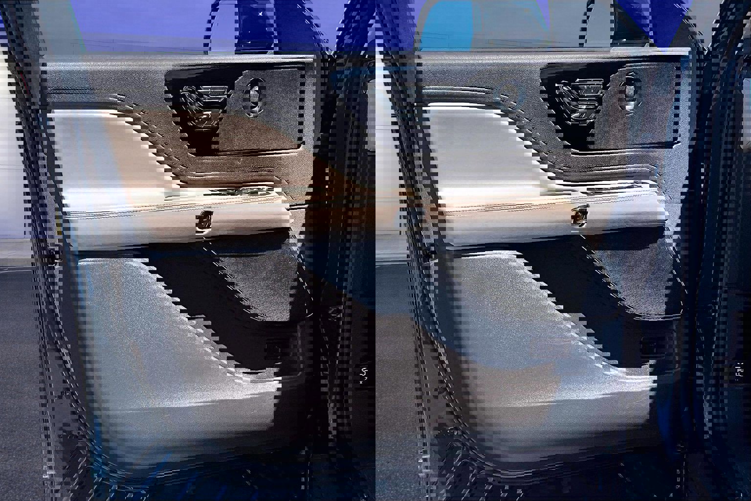 Used 2023 Lincoln Aviator Grand Touring w/ Equipment Group 301A image 19