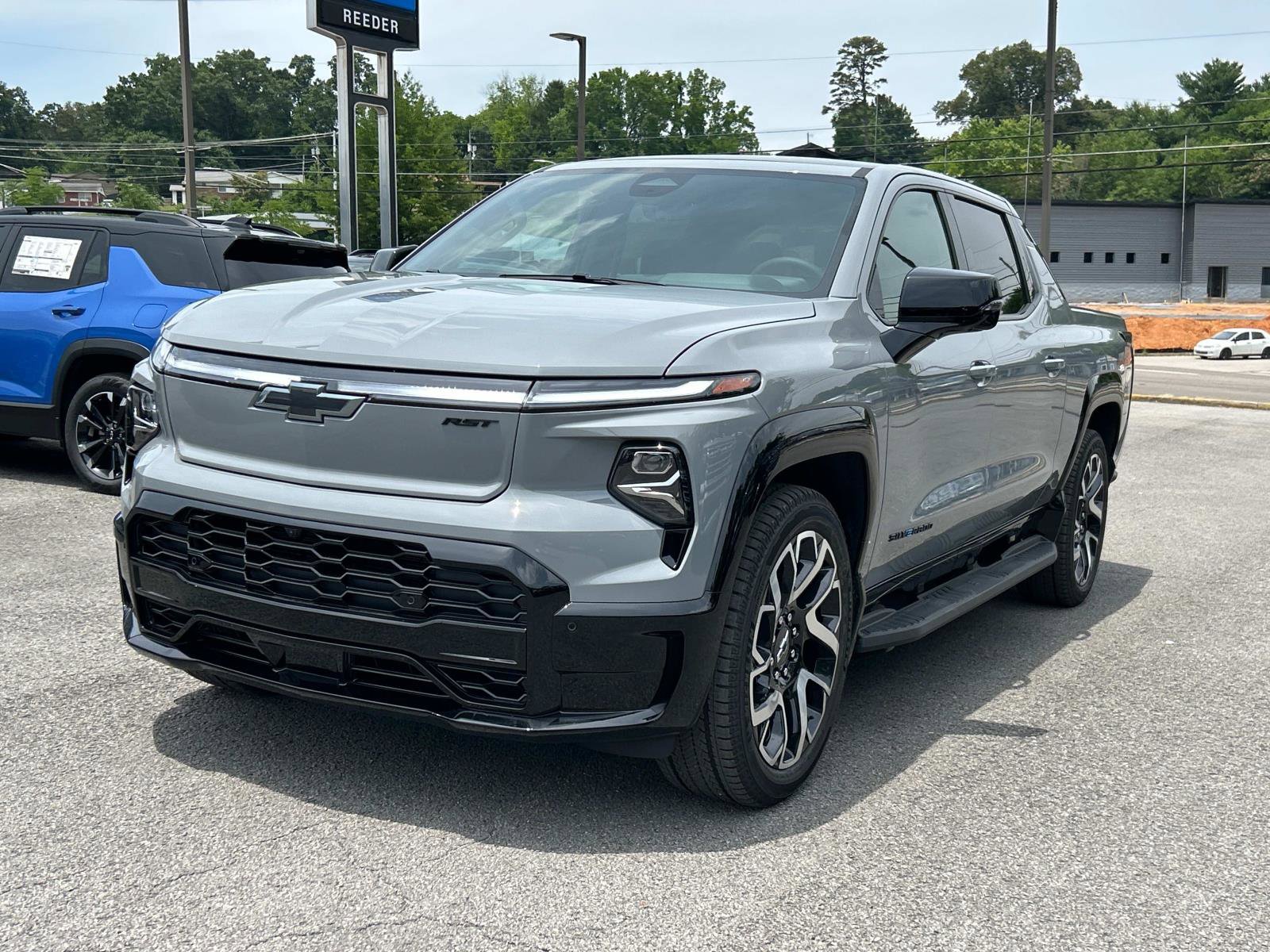 New 2025 Chevrolet Silverado EV RST image 7
