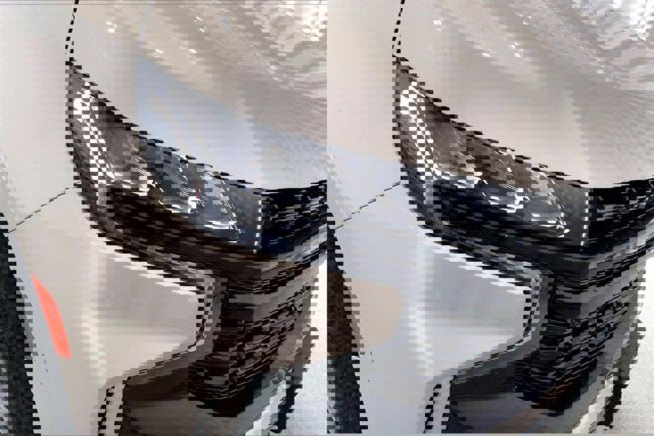 Used 2024 Chevrolet Suburban Z71 w/ Z71 Off-Road Package image 12