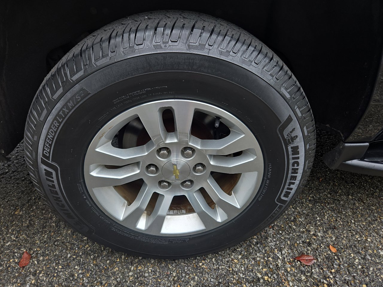 Used 2019 Chevrolet Suburban LT image 16