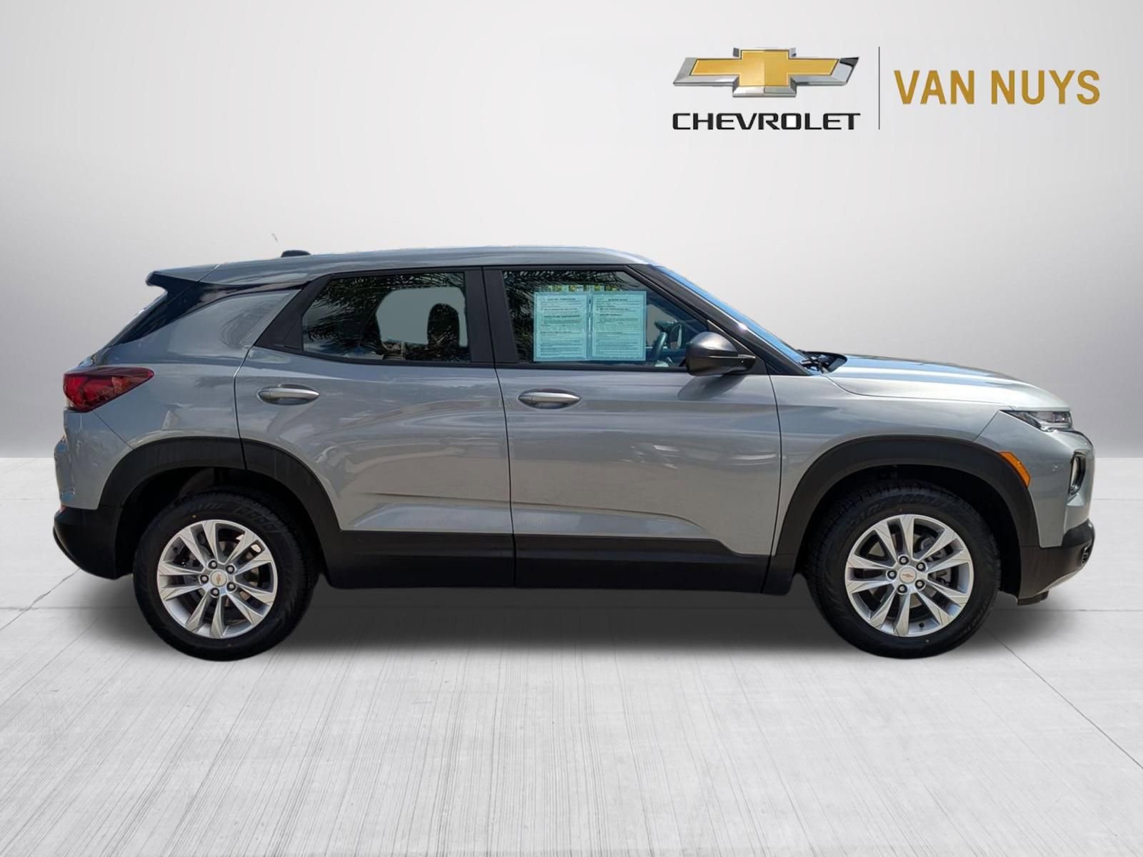 Used 2023 Chevrolet TrailBlazer LS FWD image 4