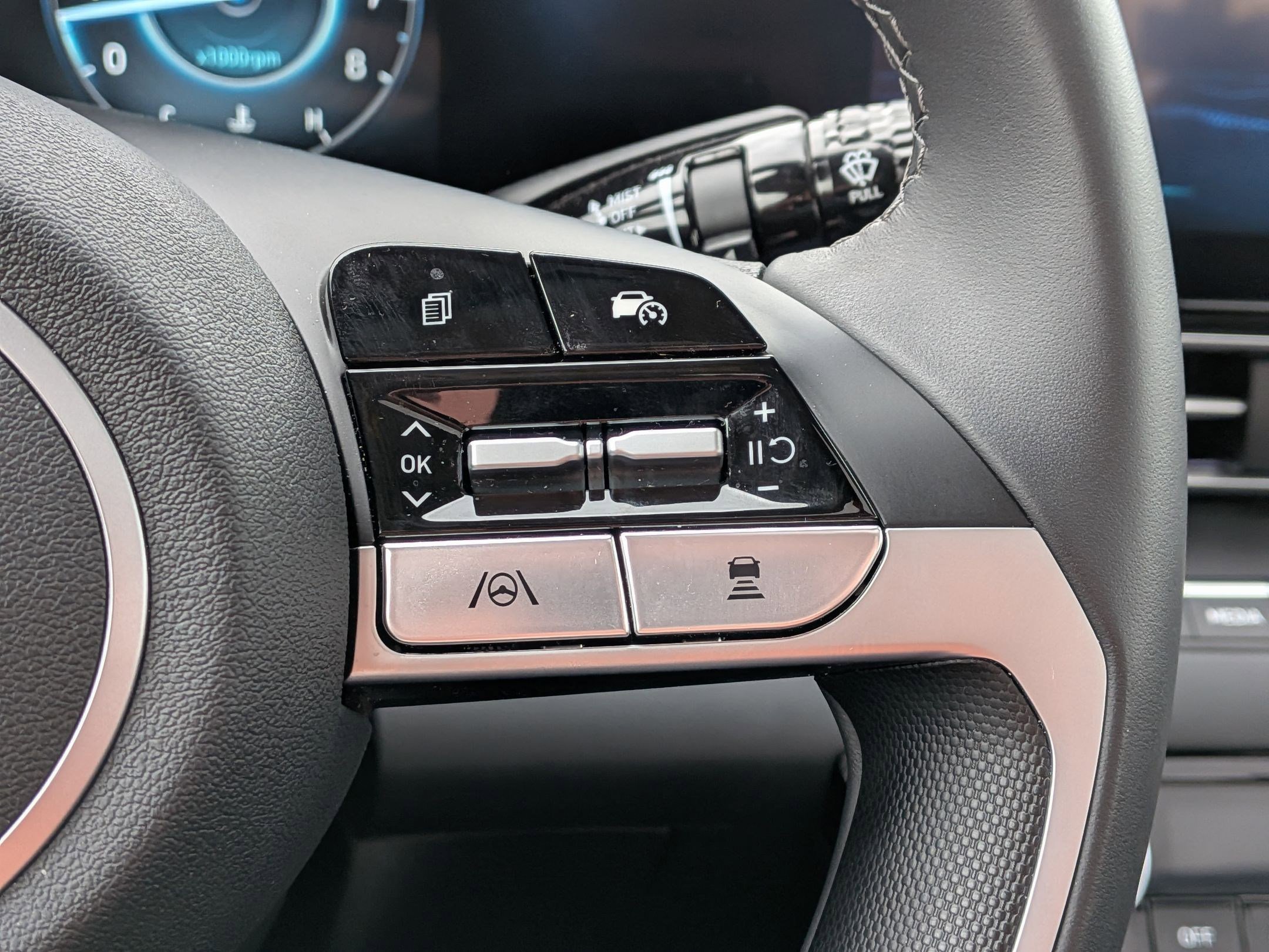 Used 2025 Hyundai Elantra SEL FWD image 19