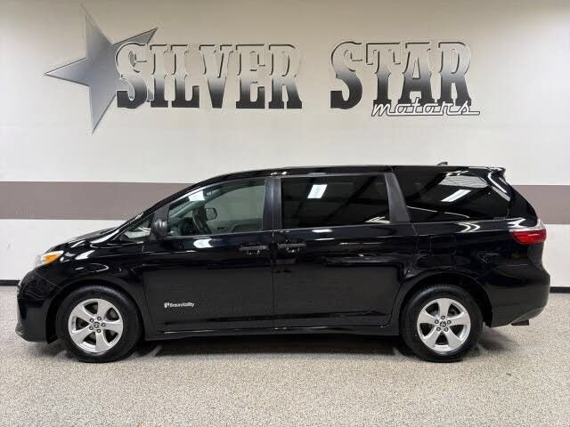 Used 2020 Toyota Sienna L FWD image 1