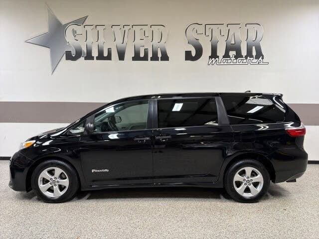 Used 2020 Toyota Sienna L FWD image 1