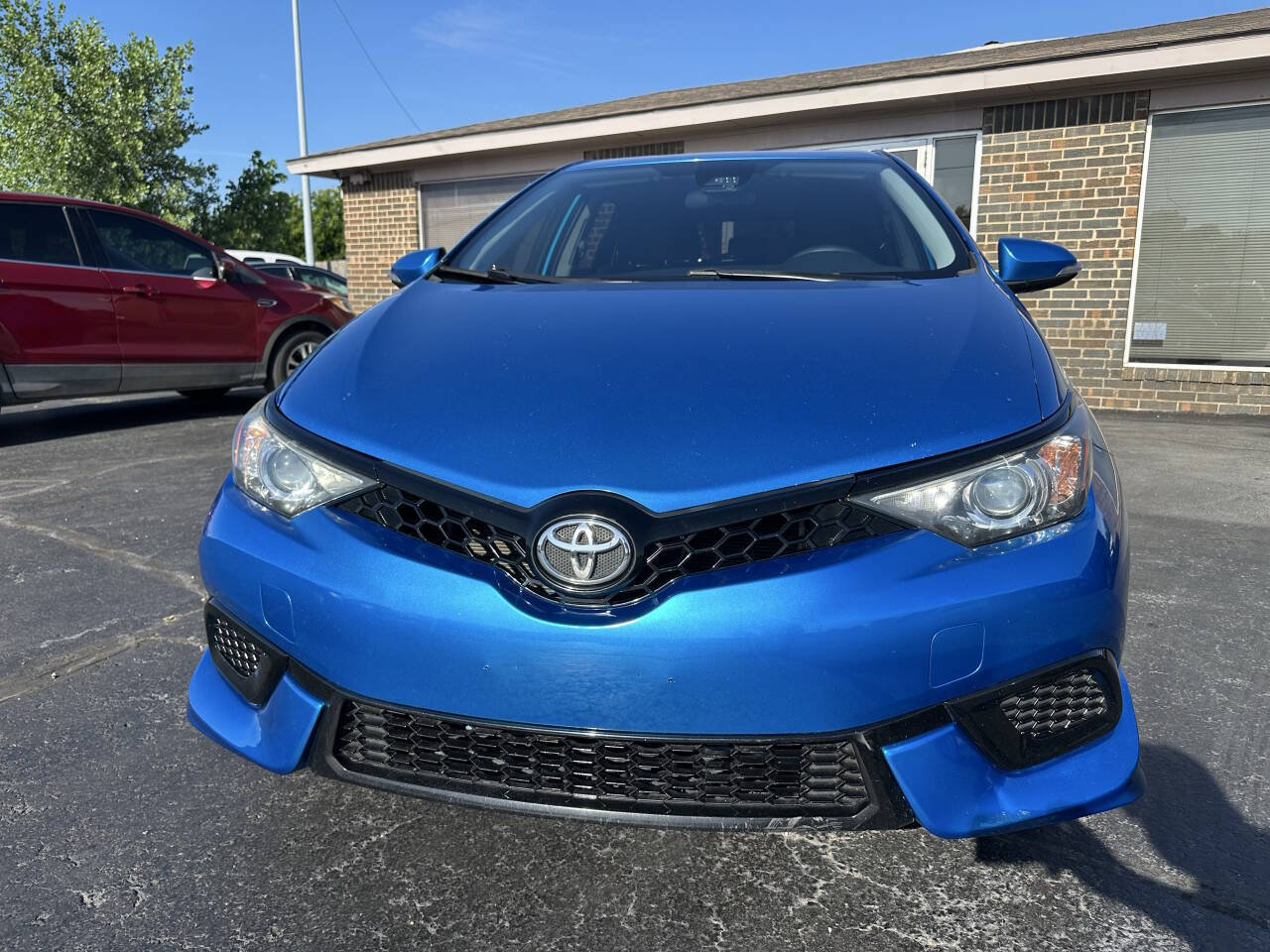 Used 2017 Toyota Corolla iM FWD image 4