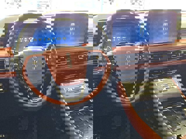 Used 2025 Lincoln Aviator Reserve w/ Equipment Group 201A image 20