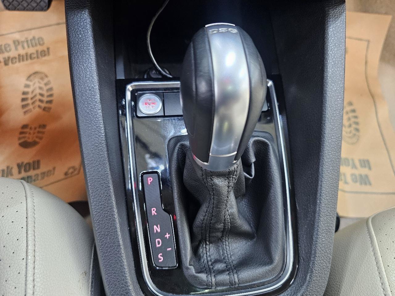 Used 2015 Volkswagen Jetta SEL Premium FWD image 32