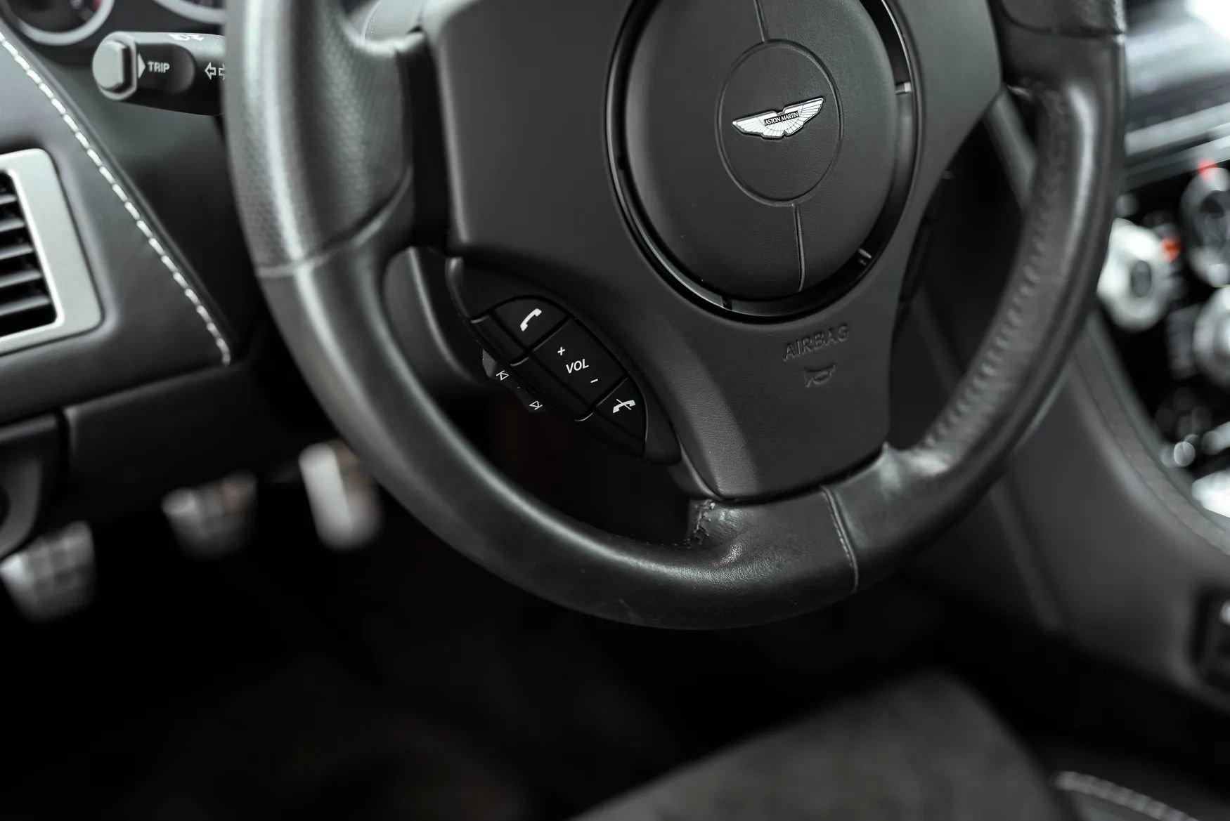 Used 2009 Aston Martin DBS Coupe 2D image 22