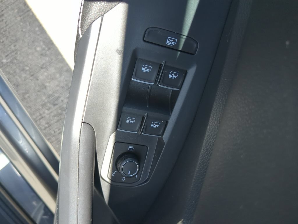 Certified 2024 Volkswagen Jetta SE w/ Panoramic Sunroof Package FWD image 18