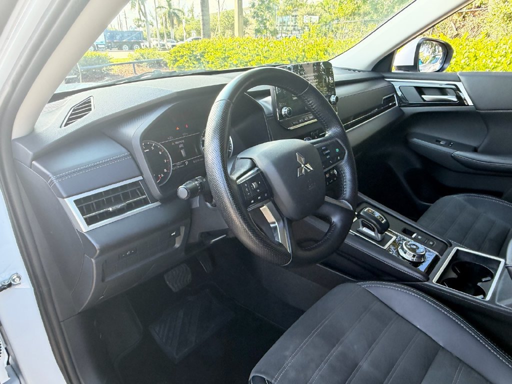 Used 2024 Mitsubishi Outlander SE AWD/4WD image 9
