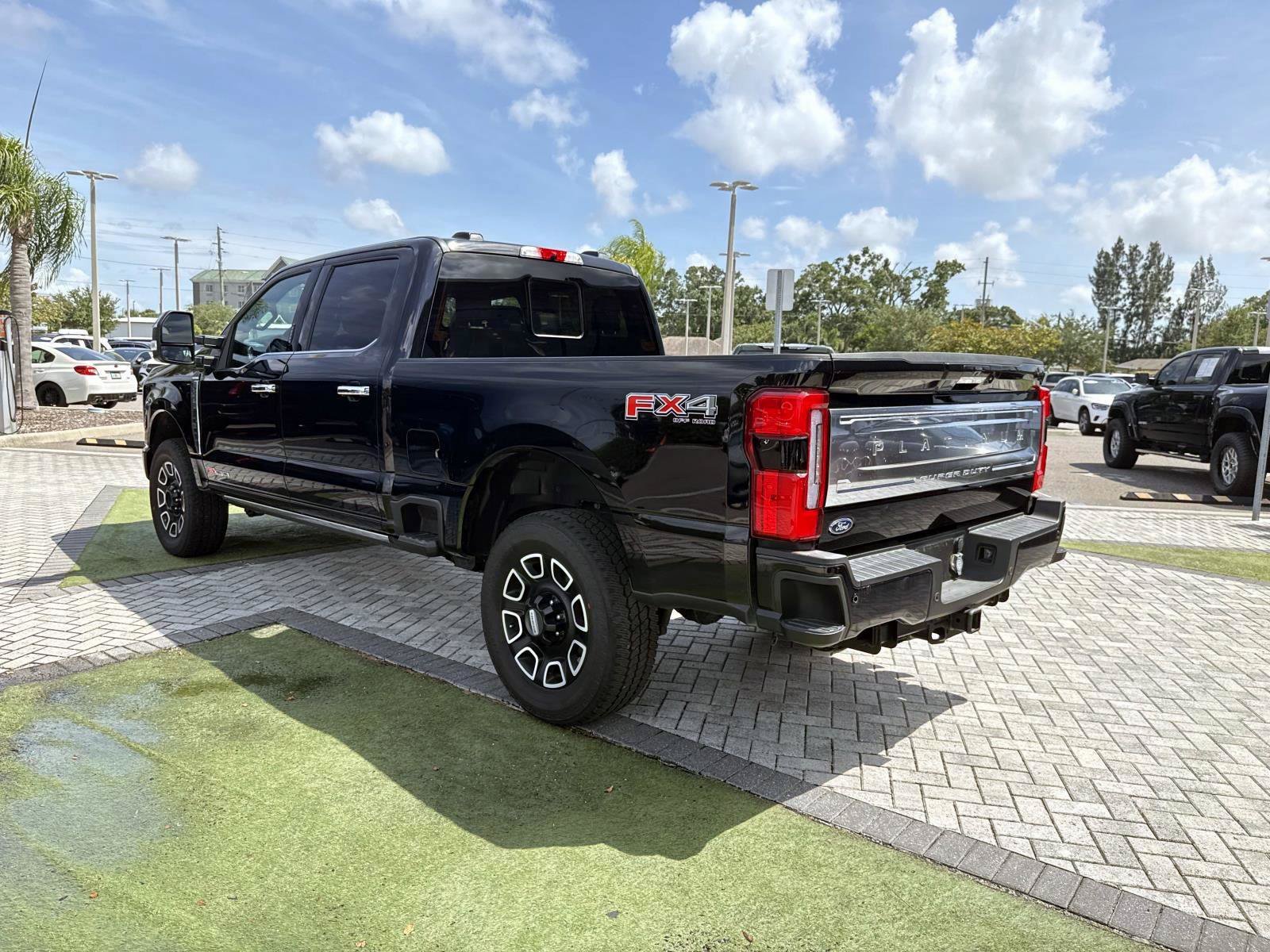 Used 2024 Ford F250 Platinum AWD/4WD image 4