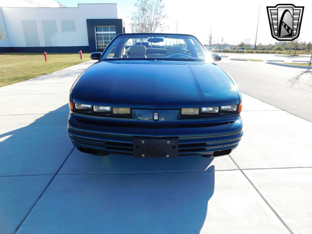 Used 1995 Oldsmobile Cutlass Supreme Convertible image 2