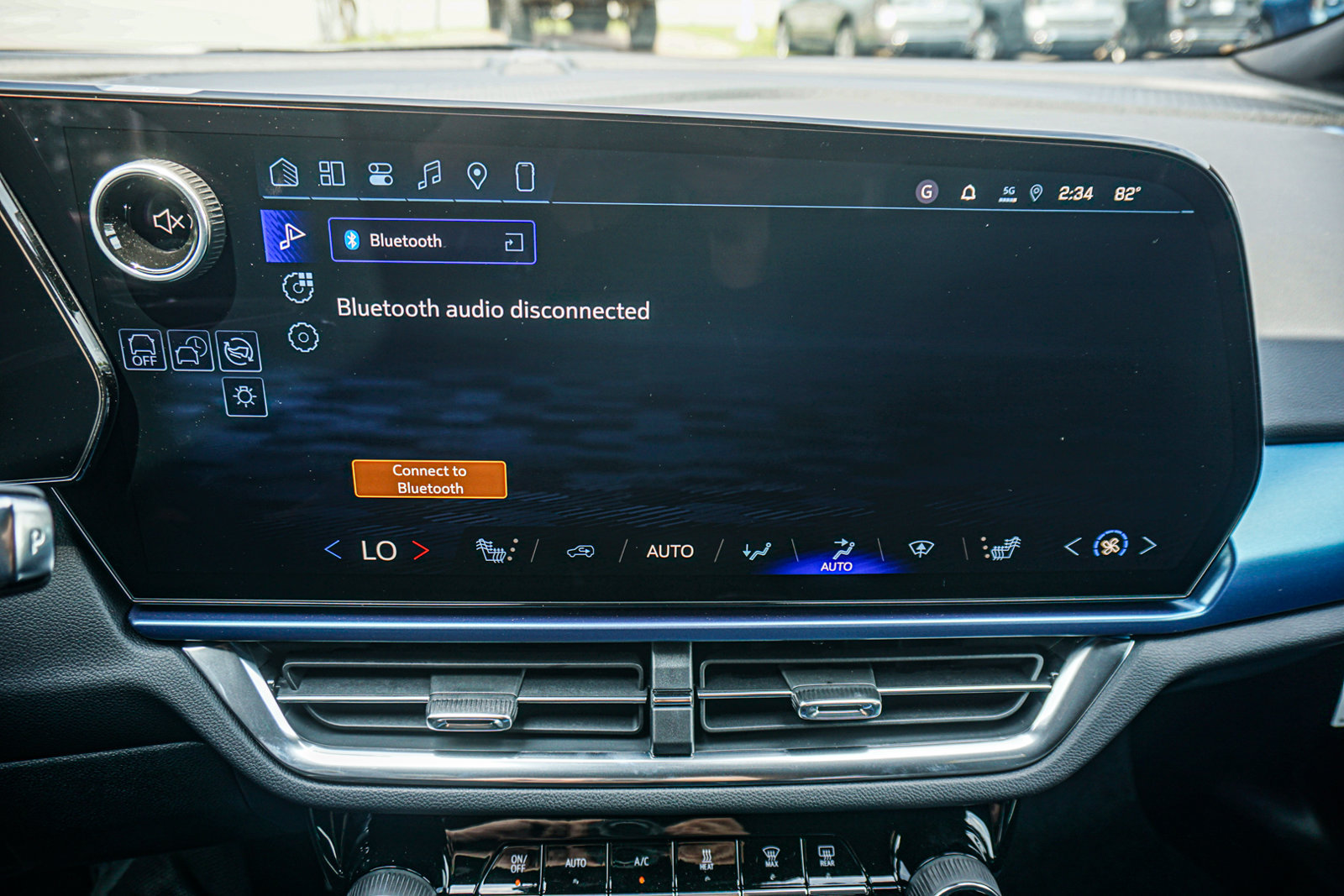 New 2026 Chevrolet Equinox EV LT FWD image 34