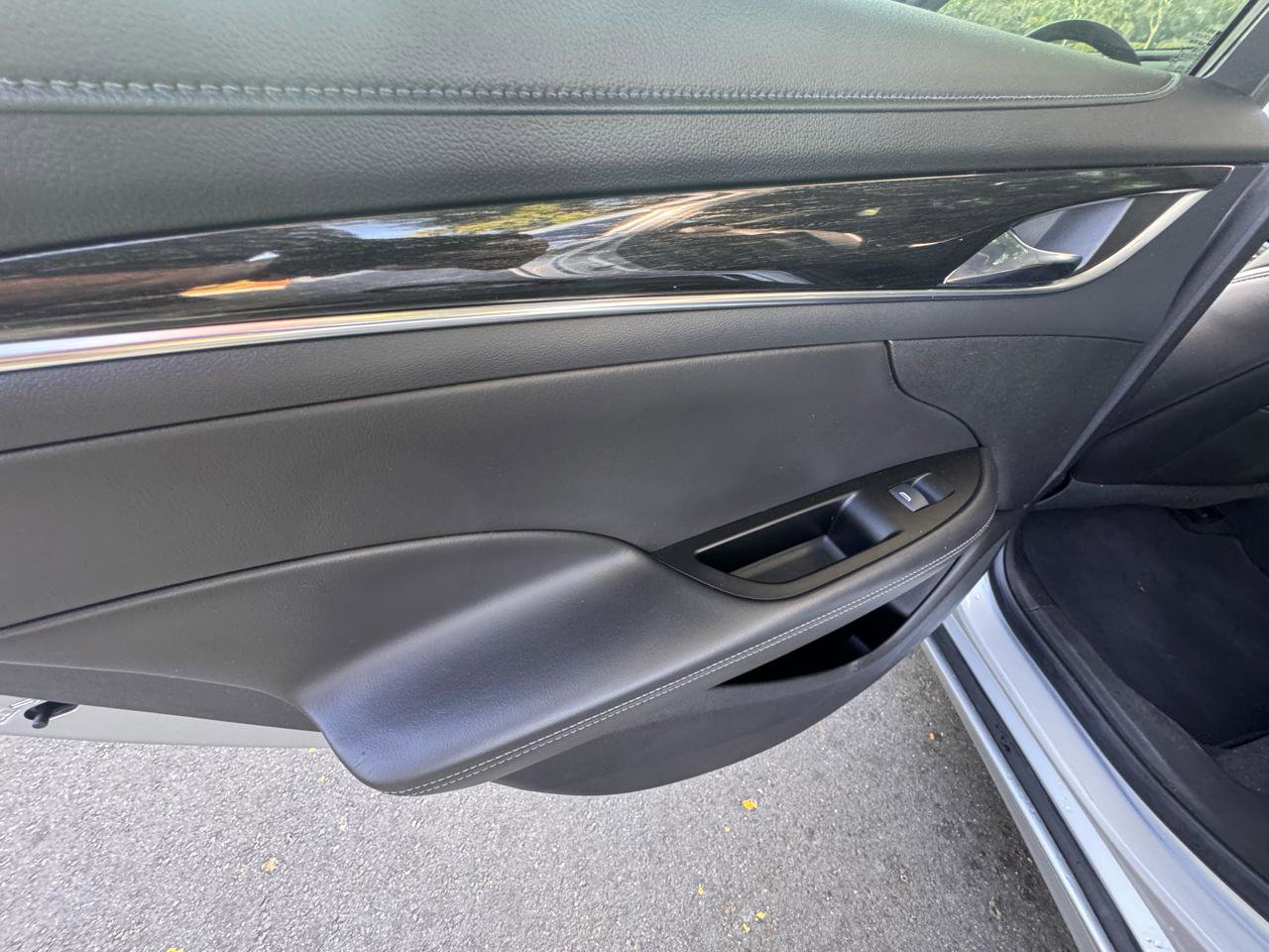 Used 2018 Buick LaCrosse Essence w/ Dynamic Drive Package FWD image 17